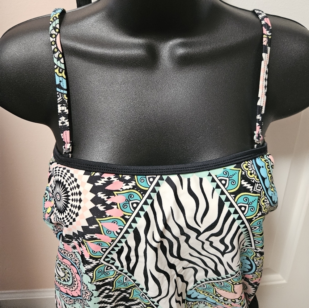 VENUS Vibrant Patterned Tankini - Picture 2 of 15
